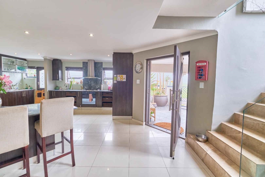4 Bedroom Property for Sale in Flamingo Vlei Western Cape